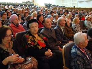 На встречу со специалистами Отделения собралось больше 200 снежинцев.